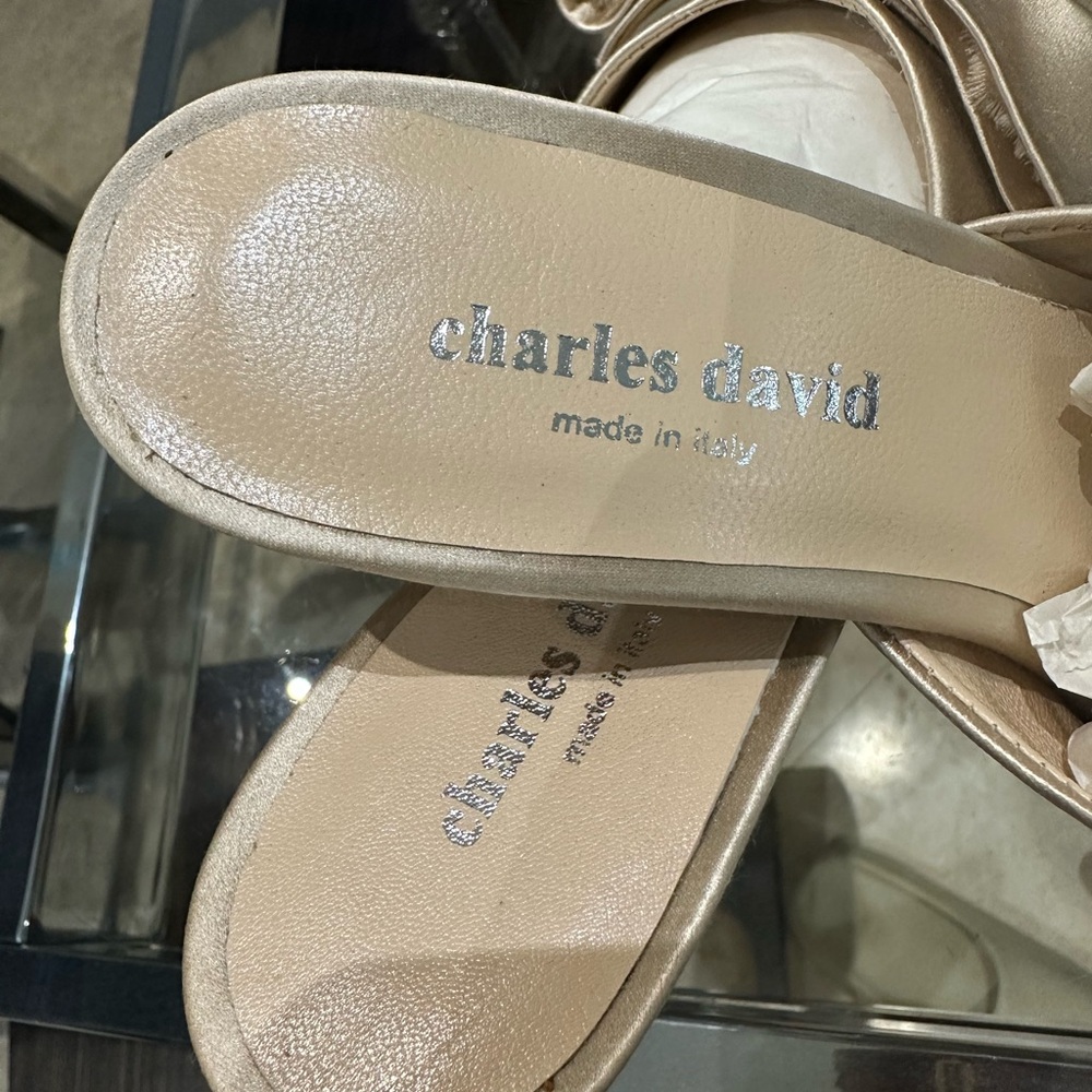 Charles David satin champagne heels NWT Made in Italy - Picture 5 of 6